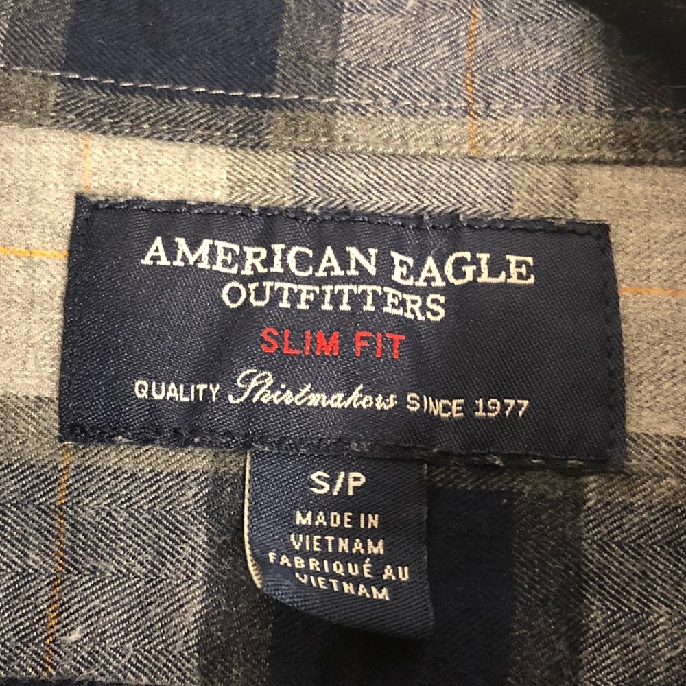 American Eagle Men’s Plaid Button Down Shirt - Picture 4 of 4